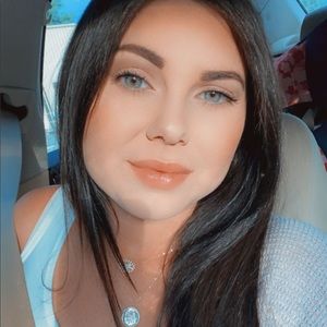 Meet your Posher, Michaela